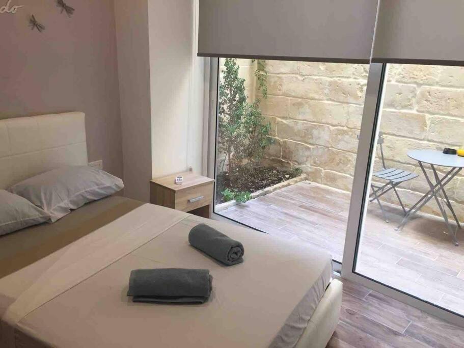 Sliema - 2 Mins From The Beach Apartment Exterior photo