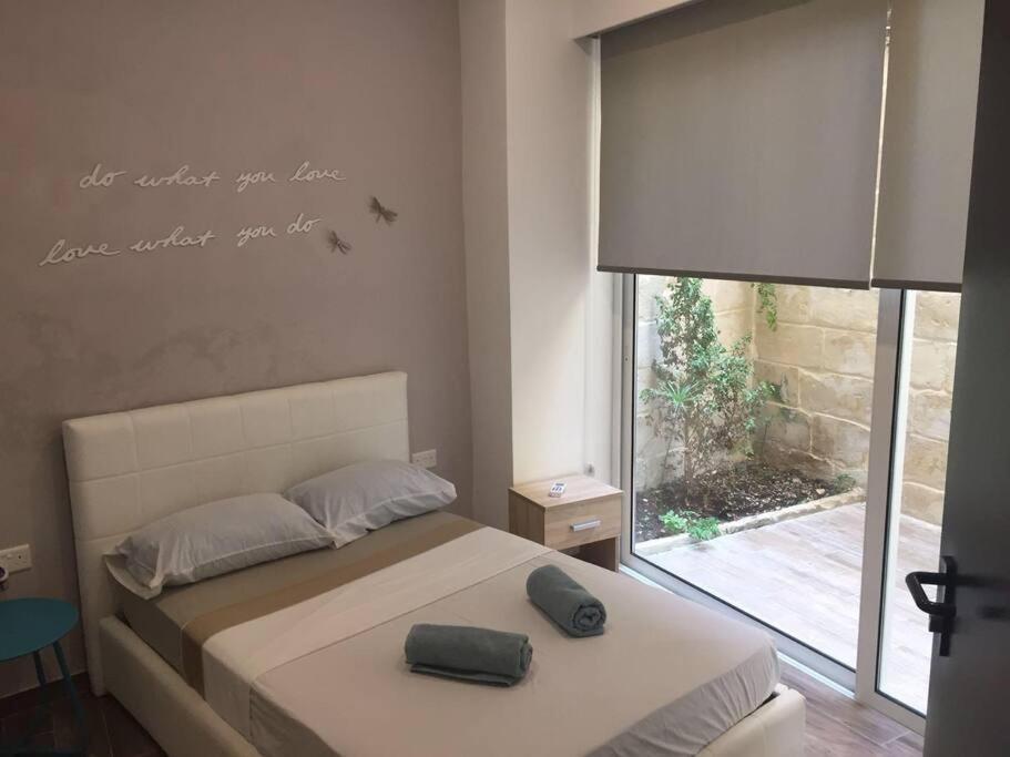 Sliema - 2 Mins From The Beach Apartment Exterior photo